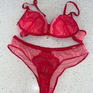 LA VIE EN ROSE Bra & Panty Set